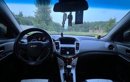 Chevrolet Cruze II, 2011 год, 630 000 рублей, 8 фотография