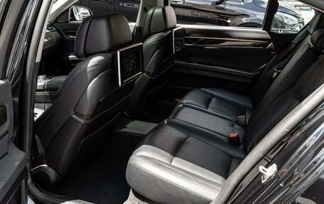 BMW 7 серия, 2015 год, 2 800 000 рублей, 11 фотография