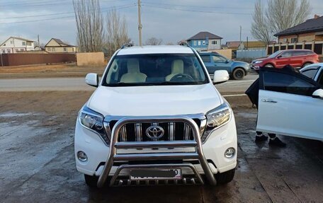Toyota Land Cruiser Prado 150 рестайлинг 2, 2016 год, 3 995 000 рублей, 1 фотография