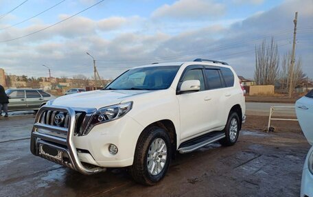 Toyota Land Cruiser Prado 150 рестайлинг 2, 2016 год, 3 995 000 рублей, 3 фотография