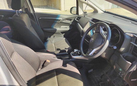 Honda Fit III, 2017 год, 1 350 000 рублей, 38 фотография
