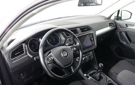 Volkswagen Tiguan II, 2020 год, 2 197 000 рублей, 10 фотография