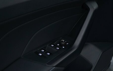 Volkswagen Tiguan II, 2018 год, 2 047 055 рублей, 21 фотография