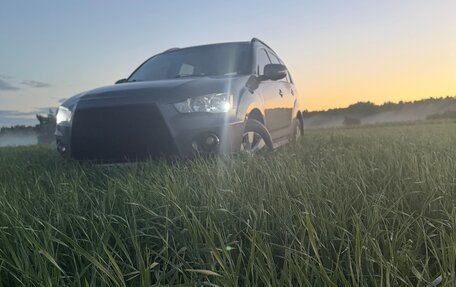 Mitsubishi Outlander III рестайлинг 3, 2011 год, 1 100 000 рублей, 7 фотография