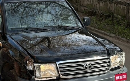 Toyota Land Cruiser 100 рестайлинг 2, 2003 год, 1 650 000 рублей, 10 фотография