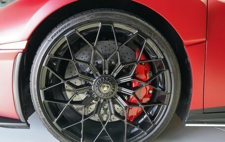 Lamborghini Huracán, 2023 год, 37 000 000 рублей, 5 фотография