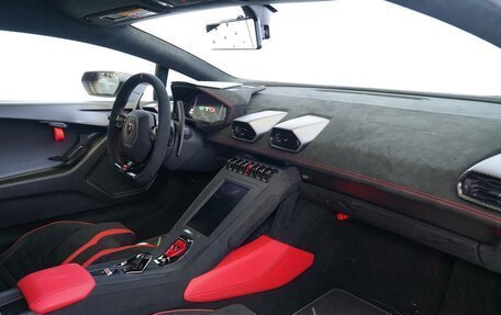 Lamborghini Huracán, 2023 год, 37 000 000 рублей, 8 фотография