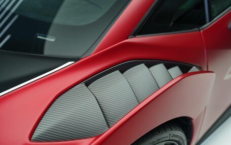 Lamborghini Huracán, 2023 год, 37 000 000 рублей, 16 фотография