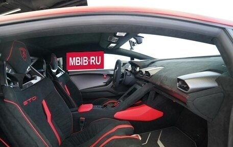 Lamborghini Huracán, 2023 год, 37 000 000 рублей, 9 фотография