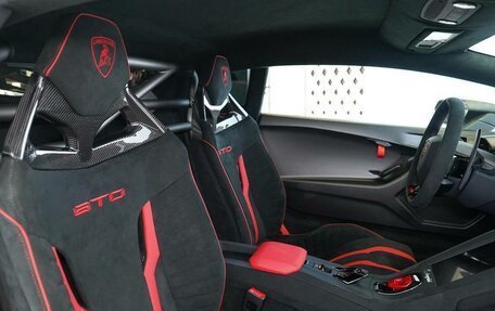 Lamborghini Huracán, 2023 год, 37 000 000 рублей, 10 фотография