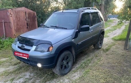 Chevrolet Niva I рестайлинг, 2018 год, 530 000 рублей, 4 фотография