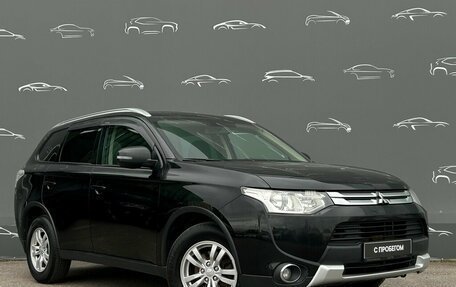 Mitsubishi Outlander III рестайлинг 3, 2014 год, 1 396 700 рублей, 3 фотография