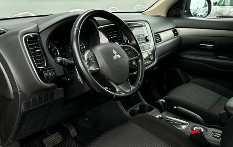 Mitsubishi Outlander III рестайлинг 3, 2014 год, 1 396 700 рублей, 5 фотография