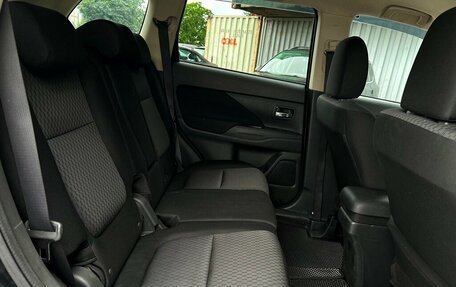 Mitsubishi Outlander III рестайлинг 3, 2014 год, 1 396 700 рублей, 8 фотография