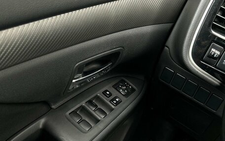 Mitsubishi Outlander III рестайлинг 3, 2014 год, 1 396 700 рублей, 16 фотография