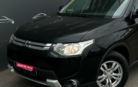 Mitsubishi Outlander III рестайлинг 3, 2014 год, 1 396 700 рублей, 20 фотография