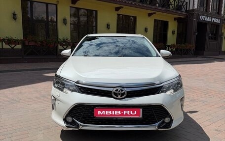 Toyota Camry, 2017 год, 2 300 000 рублей, 1 фотография