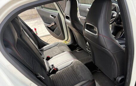 Mercedes-Benz GLA, 2015 год, 1 850 000 рублей, 27 фотография