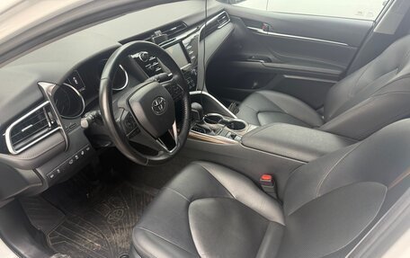 Toyota Camry, 2019 год, 3 000 000 рублей, 2 фотография