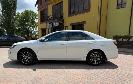 Toyota Camry, 2017 год, 2 300 000 рублей, 2 фотография