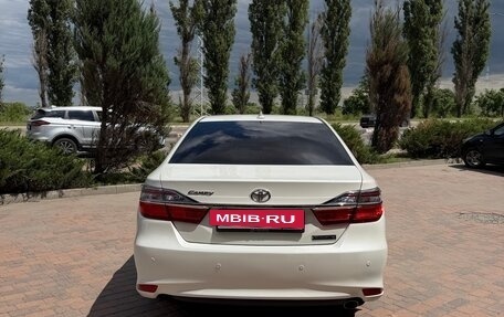 Toyota Camry, 2017 год, 2 300 000 рублей, 4 фотография