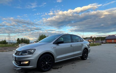 Volkswagen Polo VI (EU Market), 2018 год, 1 320 000 рублей, 2 фотография