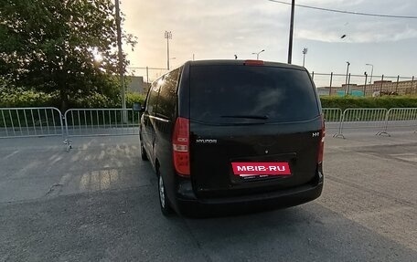 Hyundai H-1 II рестайлинг, 2012 год, 1 800 000 рублей, 4 фотография