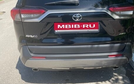 Toyota RAV4, 2021 год, 3 200 000 рублей, 8 фотография