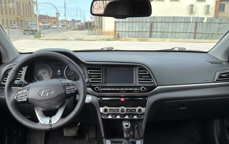 Hyundai Elantra VI рестайлинг, 2019 год, 1 090 000 рублей, 9 фотография