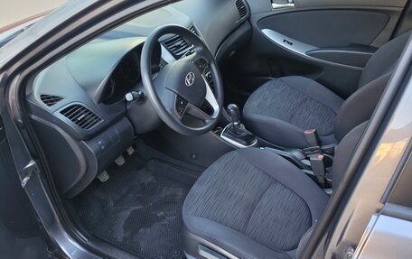 Hyundai Solaris II рестайлинг, 2015 год, 900 000 рублей, 8 фотография