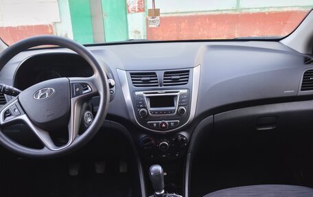 Hyundai Solaris II рестайлинг, 2015 год, 900 000 рублей, 10 фотография
