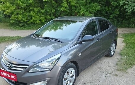 Hyundai Solaris II рестайлинг, 2015 год, 900 000 рублей, 3 фотография