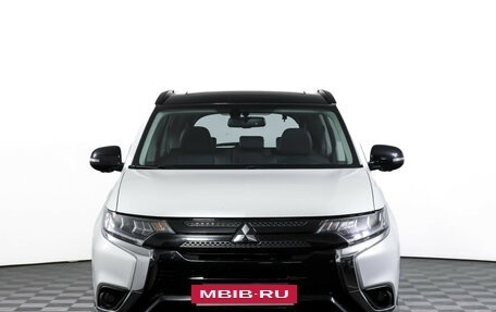 Mitsubishi Outlander III рестайлинг 3, 2022 год, 3 190 000 рублей, 2 фотография