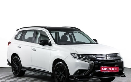 Mitsubishi Outlander III рестайлинг 3, 2022 год, 3 190 000 рублей, 3 фотография
