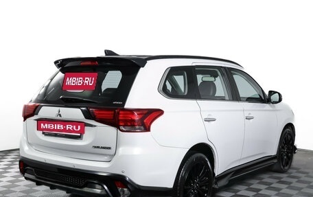 Mitsubishi Outlander III рестайлинг 3, 2022 год, 3 190 000 рублей, 5 фотография
