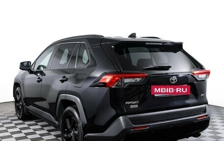 Toyota RAV4, 2020 год, 3 390 000 рублей, 8 фотография