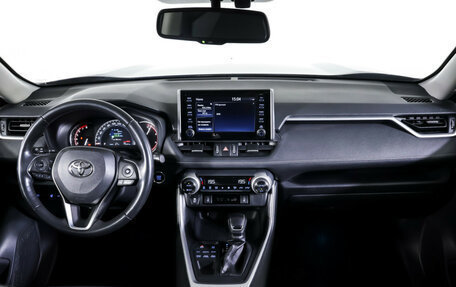 Toyota RAV4, 2020 год, 3 390 000 рублей, 13 фотография