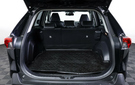 Toyota RAV4, 2020 год, 3 390 000 рублей, 10 фотография