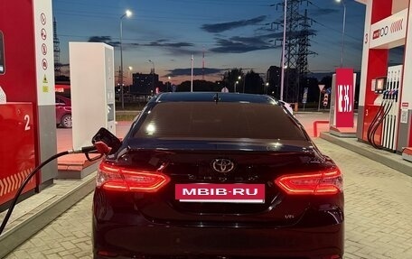 Toyota Camry, 2018 год, 3 750 000 рублей, 2 фотография