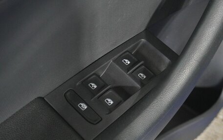 Skoda Rapid I, 2018 год, 955 000 рублей, 14 фотография
