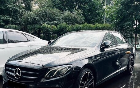 Mercedes-Benz E-Класс, 2017 год, 3 200 000 рублей, 1 фотография