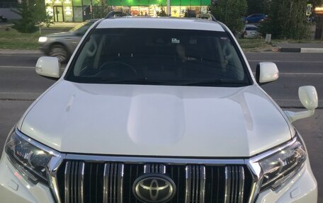 Toyota Land Cruiser Prado 150 рестайлинг 2, 2018 год, 4 500 000 рублей, 1 фотография