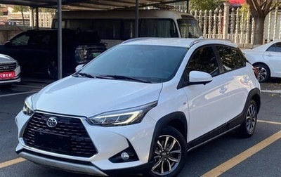 Toyota Yaris XP150 рестайлинг, 2022 год, 1 040 000 рублей, 1 фотография