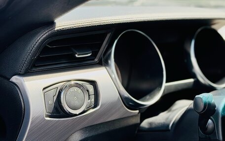 Ford Mustang VI рестайлинг, 2019 год, 2 590 000 рублей, 14 фотография