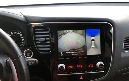 Mitsubishi Outlander III рестайлинг 3, 2020 год, 2 650 000 рублей, 7 фотография