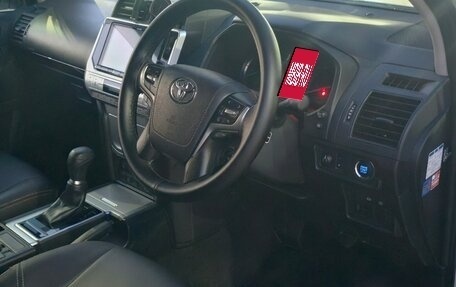 Toyota Land Cruiser Prado 150 рестайлинг 2, 2018 год, 4 500 000 рублей, 12 фотография