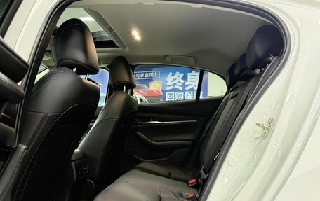 Mazda 3, 2022 год, 1 500 000 рублей, 17 фотография