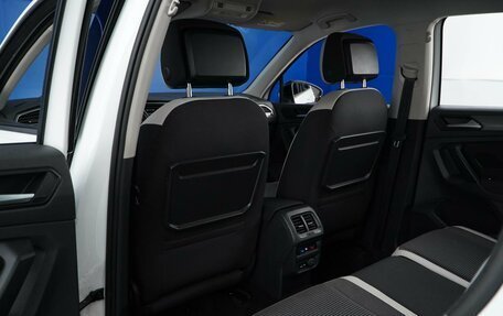 Volkswagen Tiguan II, 2020 год, 2 499 050 рублей, 7 фотография