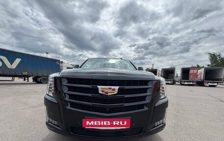 Cadillac Escalade IV, 2019 год, 5 200 000 рублей, 4 фотография