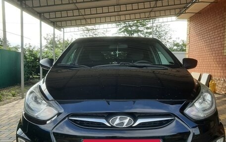 Hyundai Solaris II рестайлинг, 2012 год, 720 000 рублей, 2 фотография